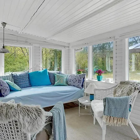 Stunning In With Kitchen